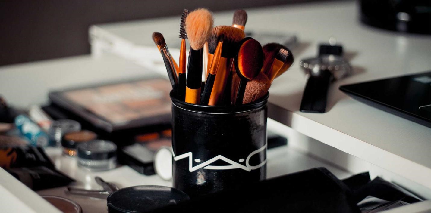 Mac Foundation in Pakistan for skin types, face and body