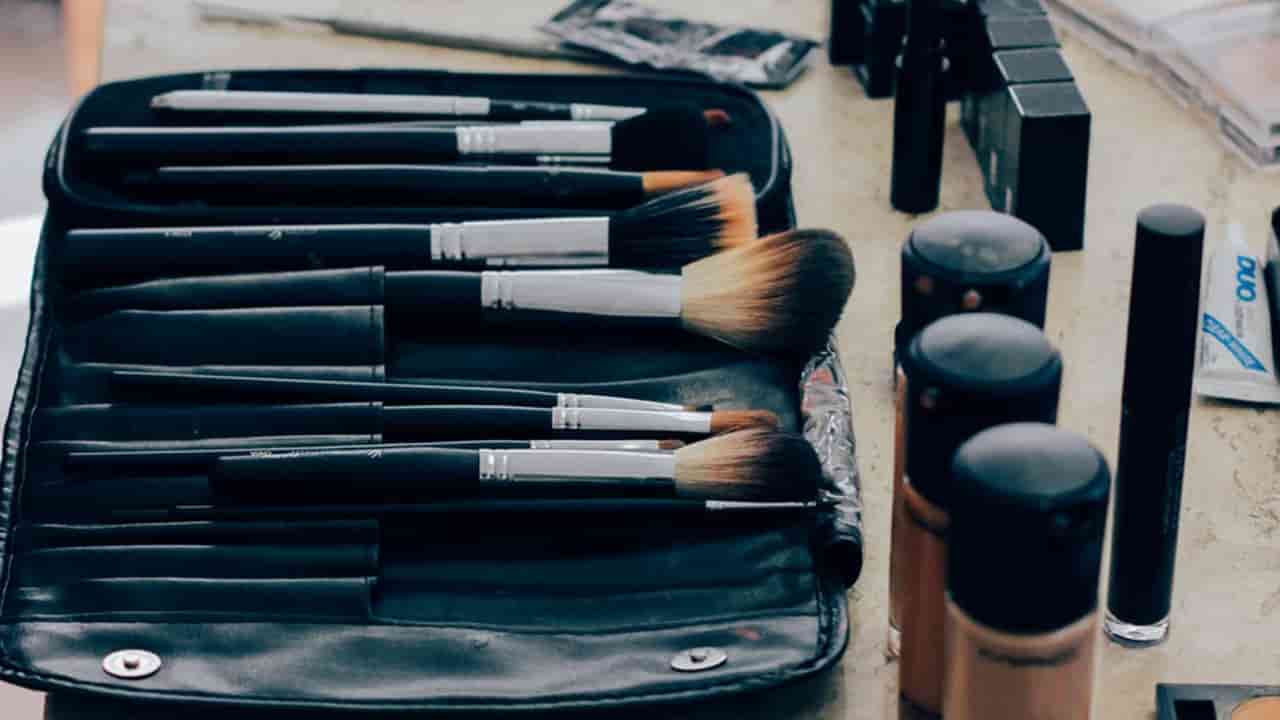 Top 10 Makeup Brands in Pakistan - Most Ideal Makeup Kit Companion