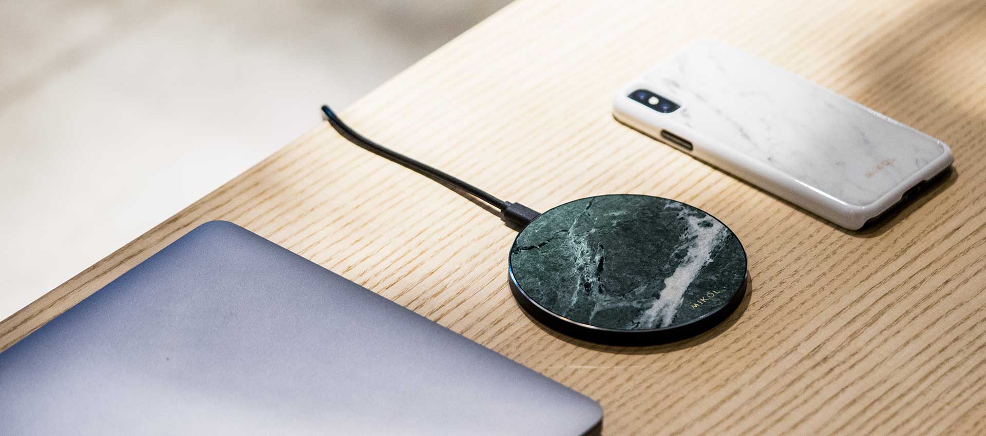 Charge Your iPhone Easily With Apple Wireless Charger-Latest Features And Designs Available In Pakistan!