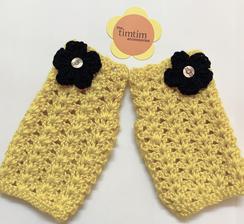 handmade crocheted ladies mittens