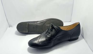 Stylish close shoes for girls leather stuff 38