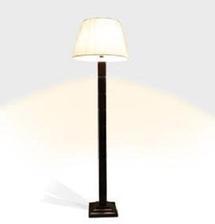 Decor your rooms with wooden pillar floor lamp
