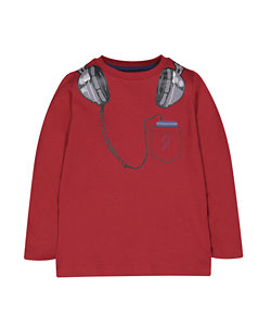 red headphones t-shirt